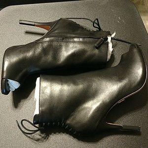 La Victoire Leather Booties